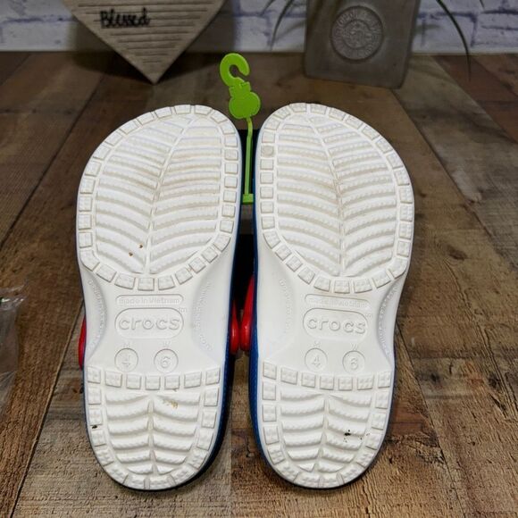 Crocs Hello Kitty Clog nwt - Picture 6 of 6